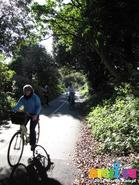 SX24920 Jenni and Chris cycling